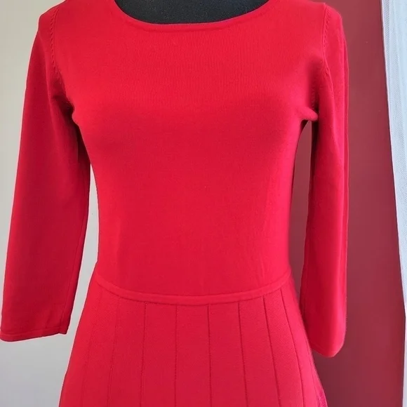 Ann Taylor Red 3/4 Sleeve Scoop Neck Skater Dress Size Medium Petite EUC - Picture 2 of 12